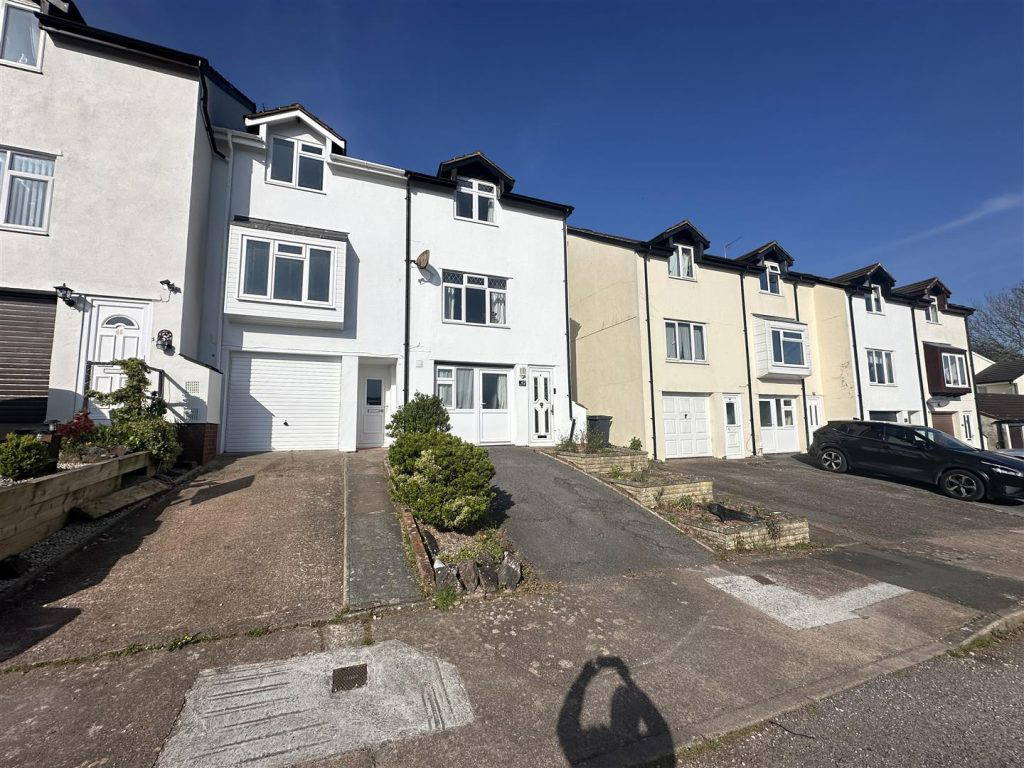 Elliott Close, Exeter
